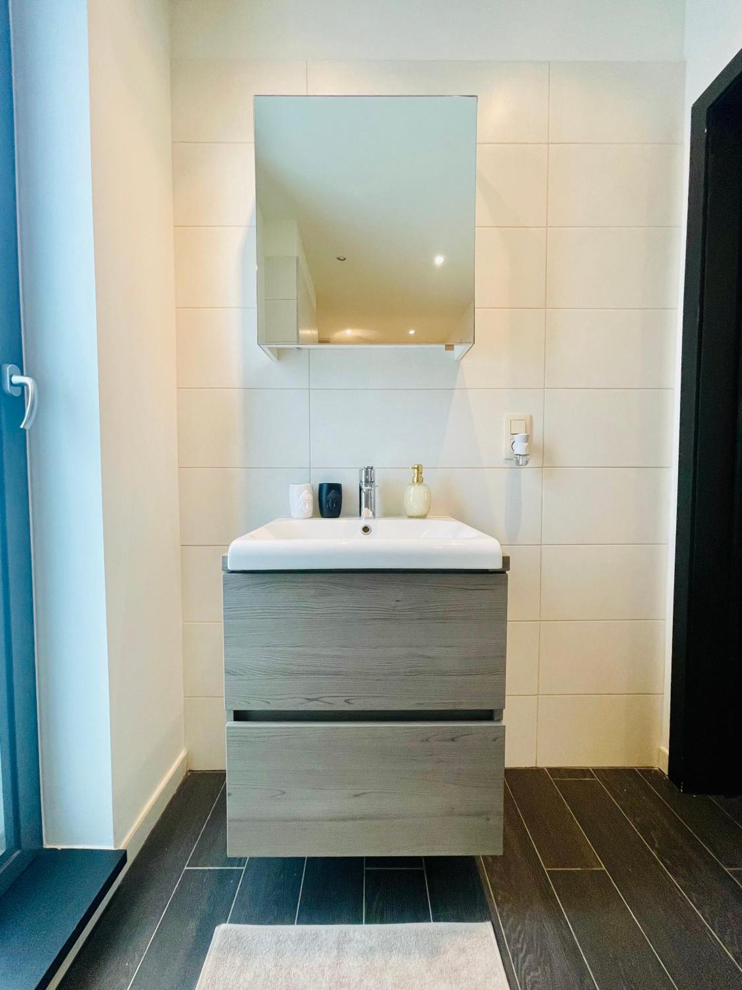Down Town Spacious Loft Retreat With Private Parking Brussels Ngoại thất bức ảnh