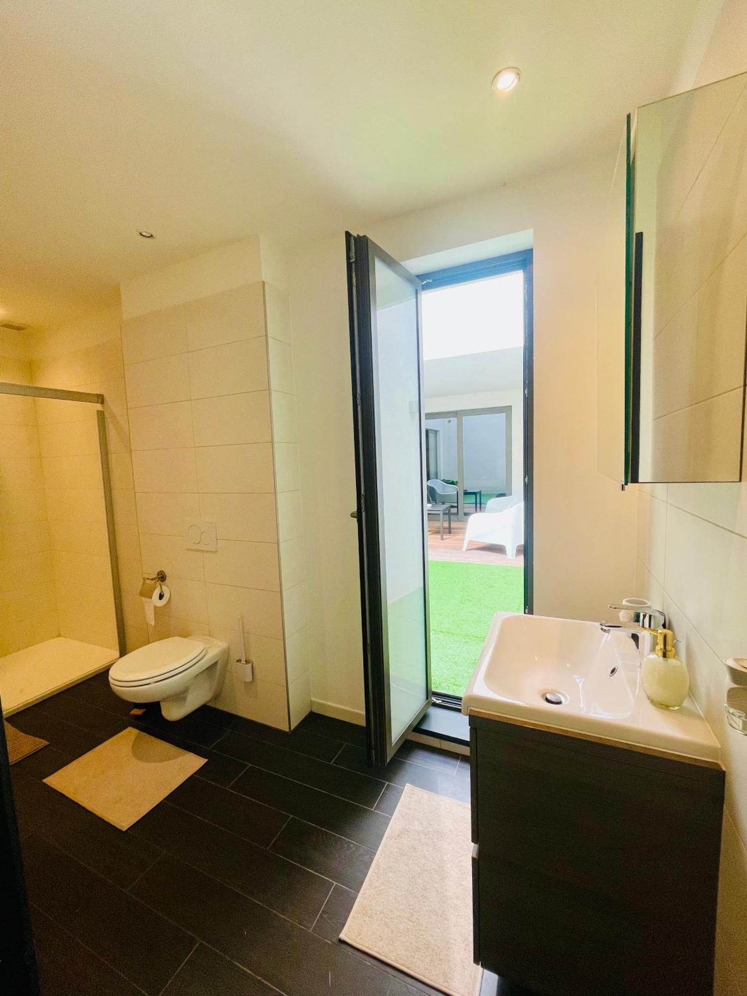 Down Town Spacious Loft Retreat With Private Parking Brussels Ngoại thất bức ảnh