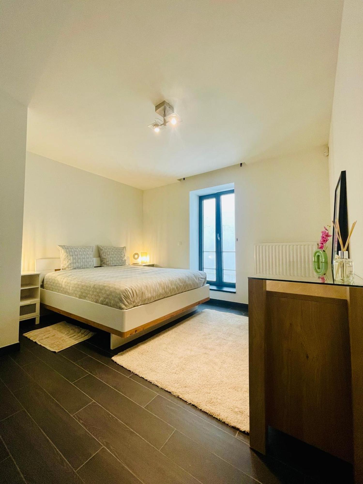 Down Town Spacious Loft Retreat With Private Parking Brussels Ngoại thất bức ảnh